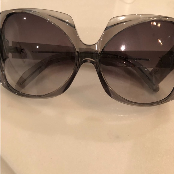 Authentic AUTOGRAPHED Victoria Beckham sunglasses - Picture 3 of 3
